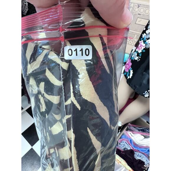 Y2K Womens Blazer Jacket Sz 6 P Animal Tiger Print Belted Whimsigoth Grunge - Picture 10 of 10